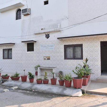 White House Amritsar Bed & Breakfast Exterior photo